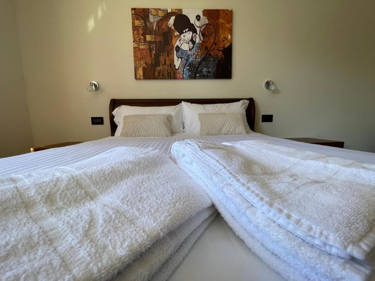 Bed and Breakfast Al Laghetto La Morra Zewnętrze zdjęcie
